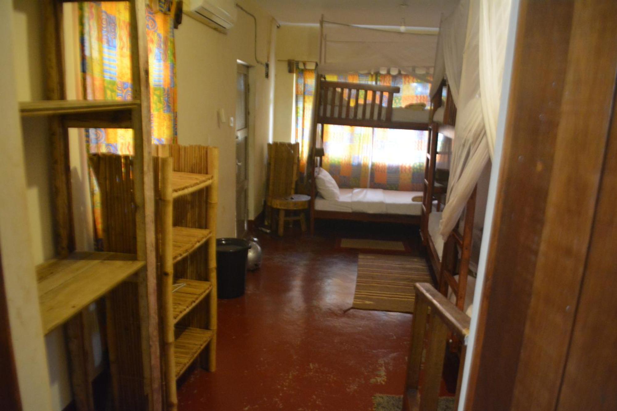 A Pousada Jinja Backpackers Exterior foto